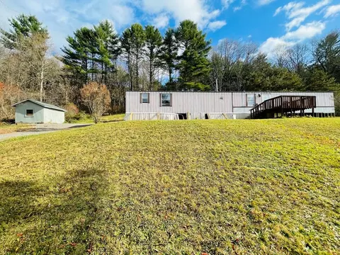 295 Weddle St, Hillsville, VA 24343