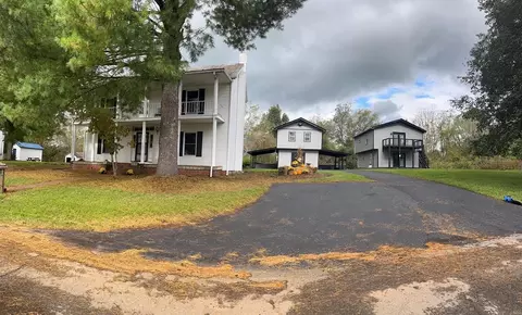 63-75 Church St, Castlewood, VA 24224