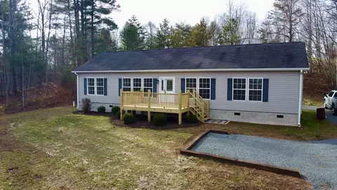 3229 Ivanhoe Rd, Fries, VA 24330 photo 1