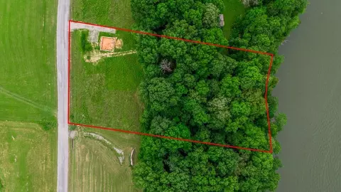 23001 Moonshine Dr, Abingdon, VA 24210