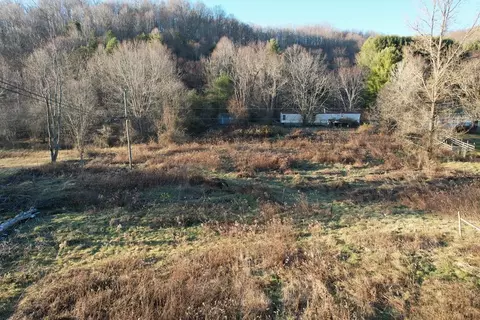 681 Pierce Rd, Atkins, VA 24311