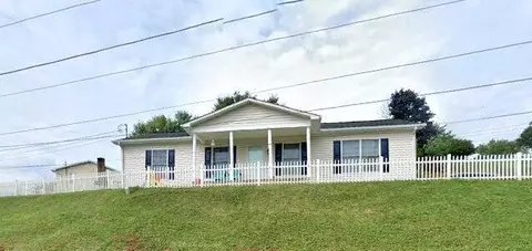 403 Star St, Pounding Mill, VA 24637 photo 1