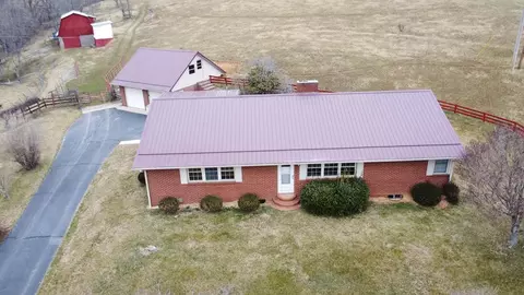 1011 S Main St, Independence, VA 24348 photo 1