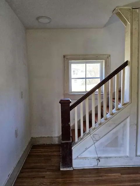 Entry Way - 152 Poplar Dr, Ivanhoe, VA 24350 photo 3 of 5