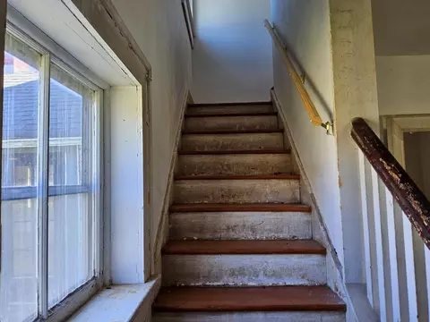 Entry Way - 152 Poplar Dr, Ivanhoe, VA 24350 photo 5 of 5