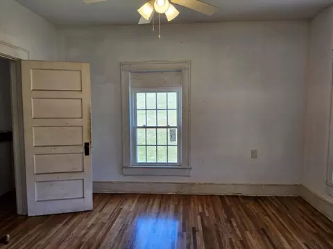 Bedroom - 152 Poplar Dr, Ivanhoe, VA 24350 photo 1 of 6