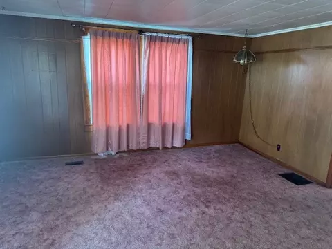Living - 14091 Rocket Boys Dr, War, WV 24892 photo 2 of 6
