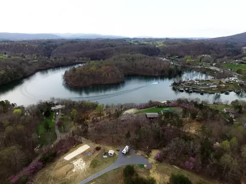 4470 Raspberry Ln, Pulaski, VA 24301 photo 1