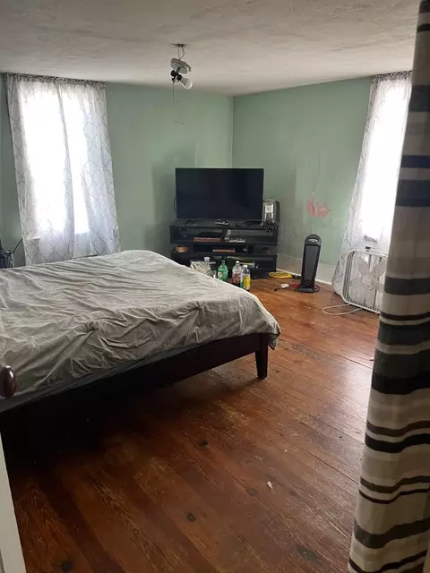 Bedroom - 239 Boxwood St, Glade Spring, VA 24340 photo 2 of 2