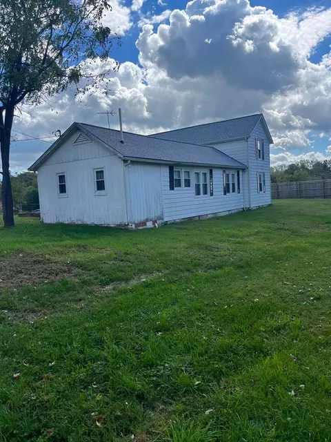 Exterior - 239 Boxwood St, Glade Spring, VA 24340 photo 3 of 8