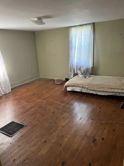 Bedroom - 239 Boxwood St, Glade Spring, VA 24340 photo 1 of 2