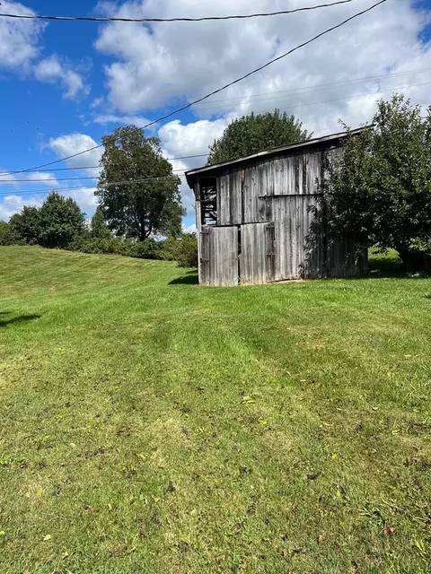 Exterior - 239 Boxwood St, Glade Spring, VA 24340 photo 7 of 8