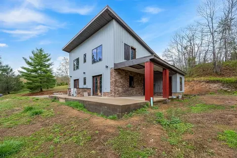 359 Meadow View Ln, Max Meadows, VA 24360 photo 1