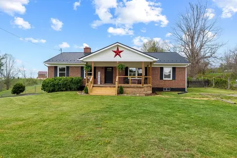137 Virginia Ave, Max Meadows, VA 24360 photo 1