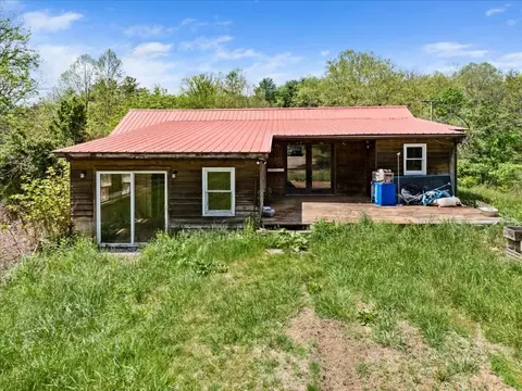 3862 Raspberry Ln, Pulaski, VA 24301