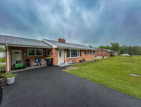 1217 Allison Ln, Pulaski, VA 24301