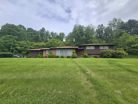 236 Fill St, Pounding Mill, VA 24637 photo 1