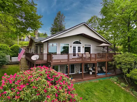 536 Mountain View Dr, Fancy Gap, VA 24328 photo 1