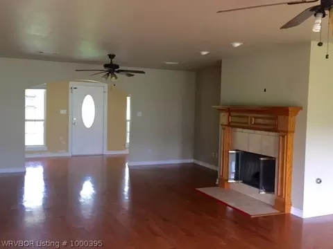 109 Gerald Holt Way, Hackett, AR 72937 photo 2