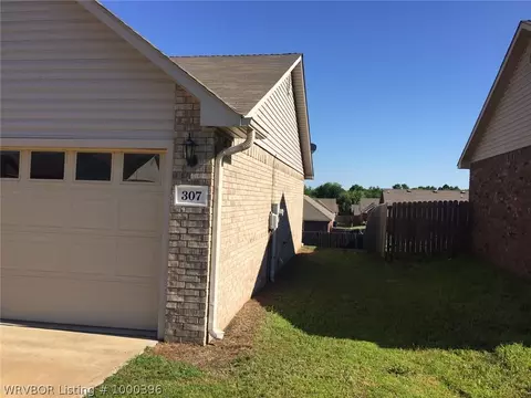 307 Bordeaux Cir, Fort Smith, AR 72908 photo 3