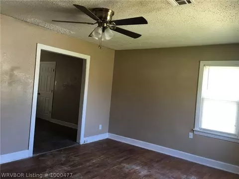 215 N 43rd St, Fort Smith, AR 72903 photo 4