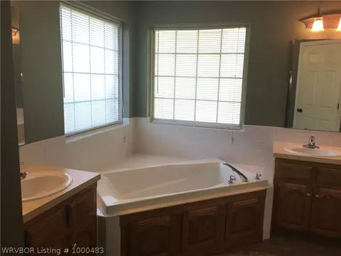 901 Village Dr, Lavaca, AR 72941 photo 15