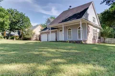 8300 Canopy Oaks Dr, Fort Smith, AR 72903 photo 2