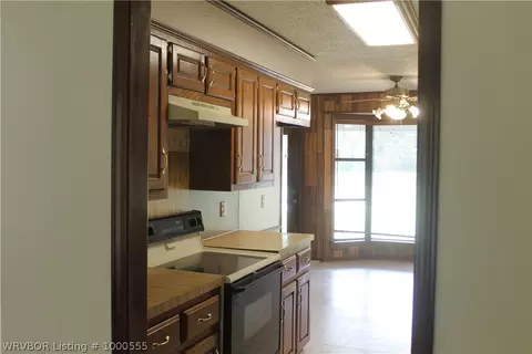 8613 Harvard Dr, Fort Smith, AR 72908 photo 3