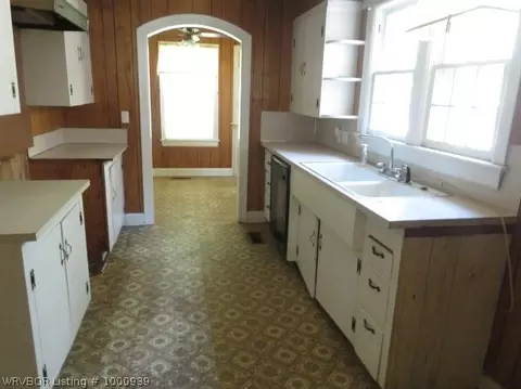2504 Walnut St, Paris, AR 72855 photo 3