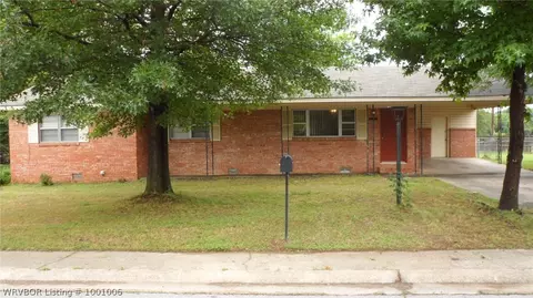 7808 Thayer Dr, Fort Smith, AR 72908 photo 1
