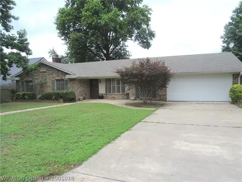 7201 Riviera Dr, Fort Smith, AR 72903 photo 1