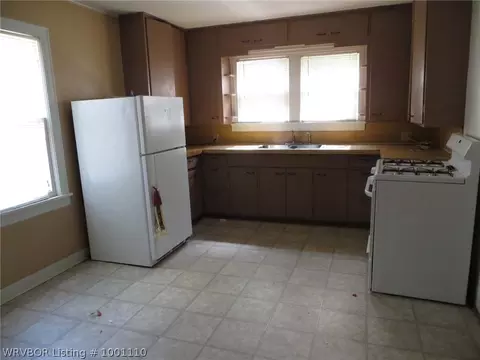 723 Hall St, Alma, AR 72921 photo 4