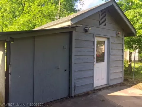 401 E Church St, Paris, AR 72855 photo 18