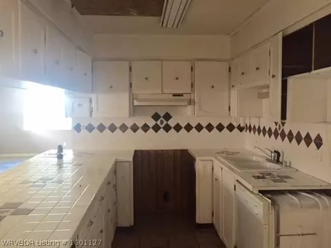 401 E Church St, Paris, AR 72855 photo 5