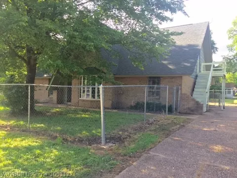 401 E Church St, Paris, AR 72855 photo 2