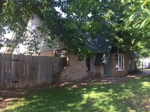 401 E Church St, Paris, AR 72855 photo 1