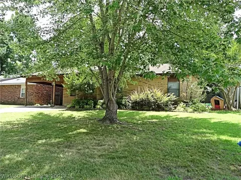 1505 M Cir, Barling, AR 72923 photo 12