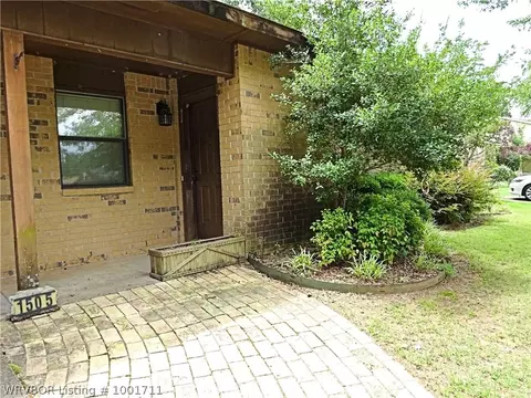 1505 M Cir, Barling, AR 72923 photo 2