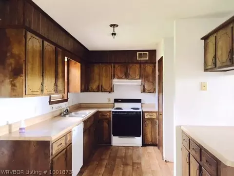 316 Hatfield Ln, Altus, AR 72821 photo 7