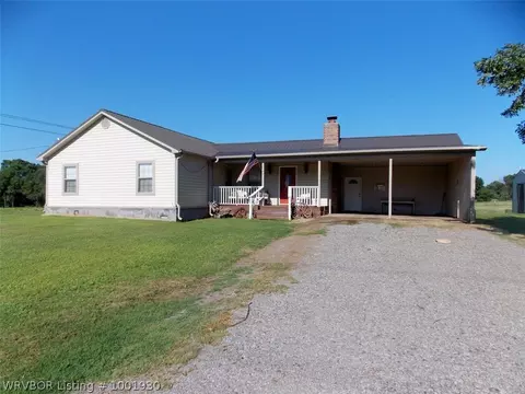 37977 Lassiter Rd, Howe, OK 74940 photo 1