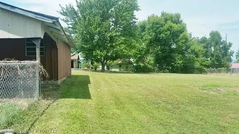 319 Blake Dr, Mena, AR 71953 photo 10