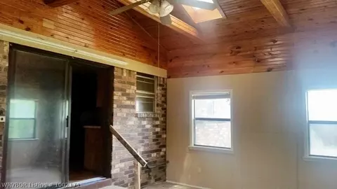 319 Blake Dr, Mena, AR 71953 photo 2