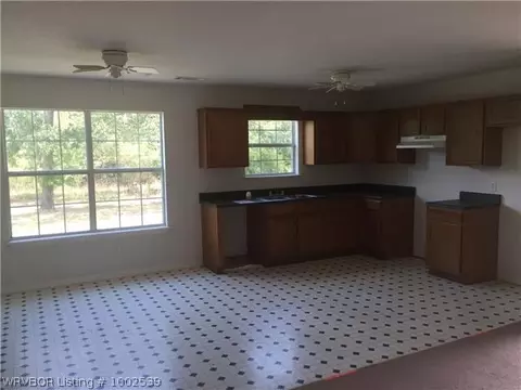 912 6th Ave, Bonanza, AR 72916 photo 4