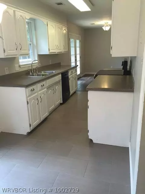 3227 Edinburgh Dr, Fort Smith, AR 72908 photo 4