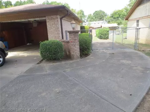 4301 Urbana Dr, Fort Smith, AR 72904 photo 2