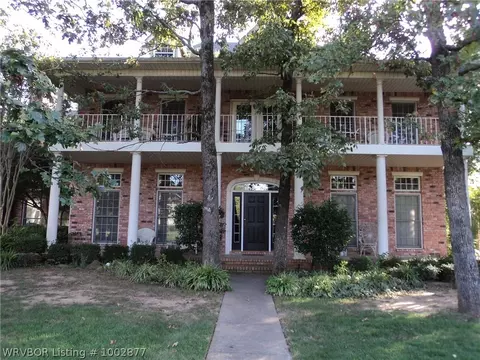 1816 Innsbruck Ln, Fort Smith, AR 72903 photo 1