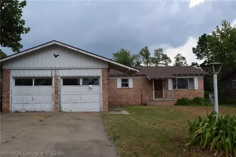 907 Cedar Ln, Fort Smith, AR 72908 photo 1