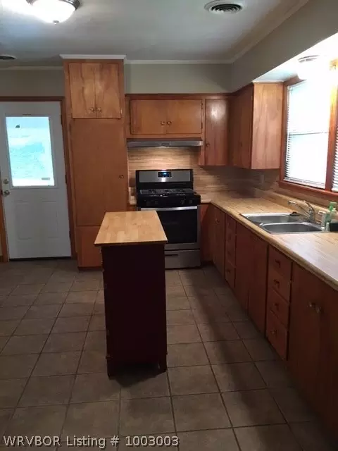 308 Chism St, Paris, AR 72855 photo 4