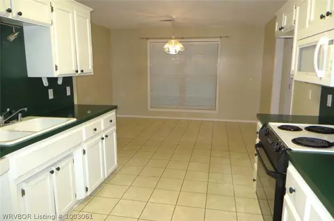 907 Harrell St, Alma, AR 72921 photo 4