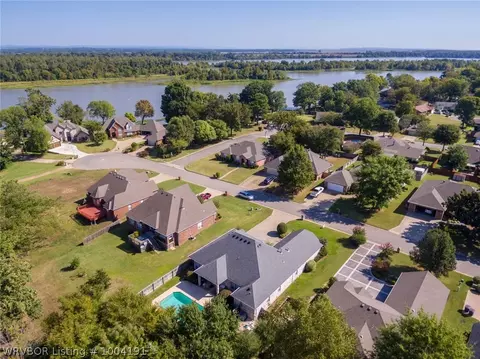 2708 Carrington Pointe Rd, Fort Smith, AR 72903 photo 4